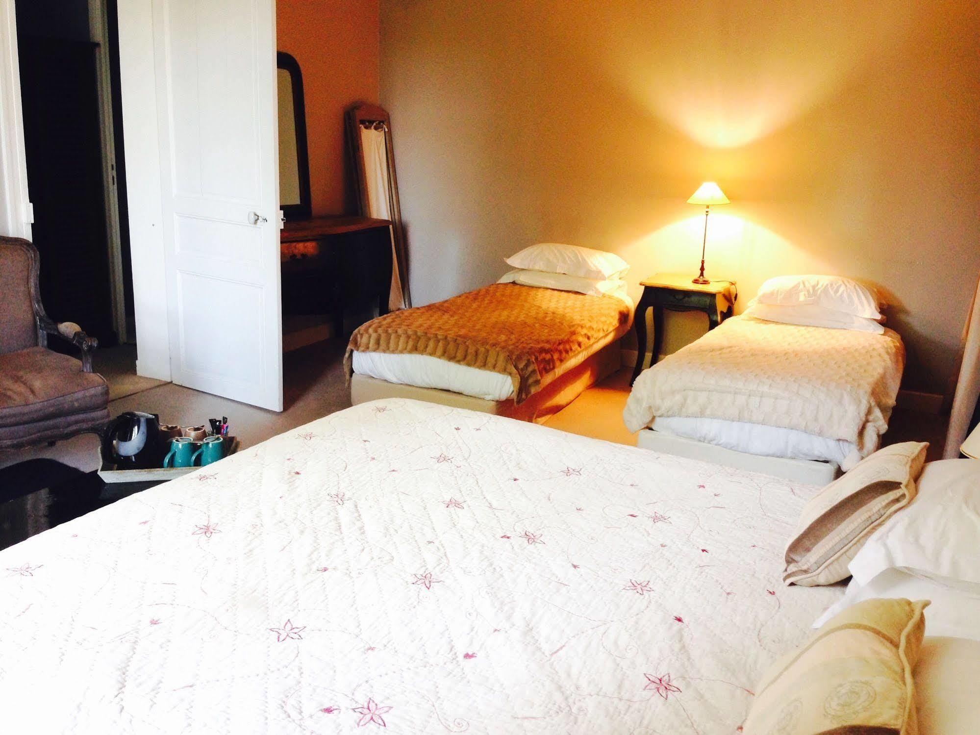 Hotel La Villa Saint-Pierre-d'Irube Luaran gambar