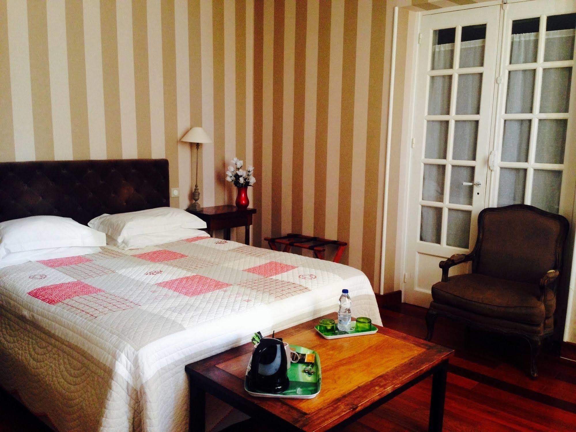 Hotel La Villa Saint-Pierre-d'Irube Luaran gambar
