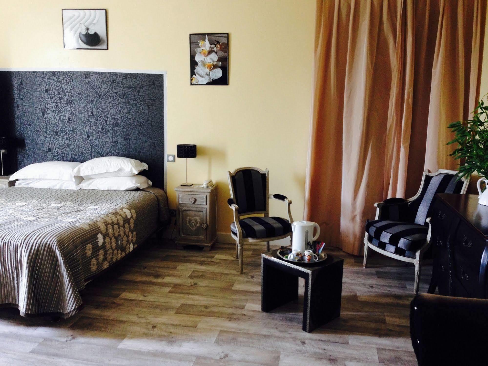 Hotel La Villa Saint-Pierre-d'Irube Luaran gambar