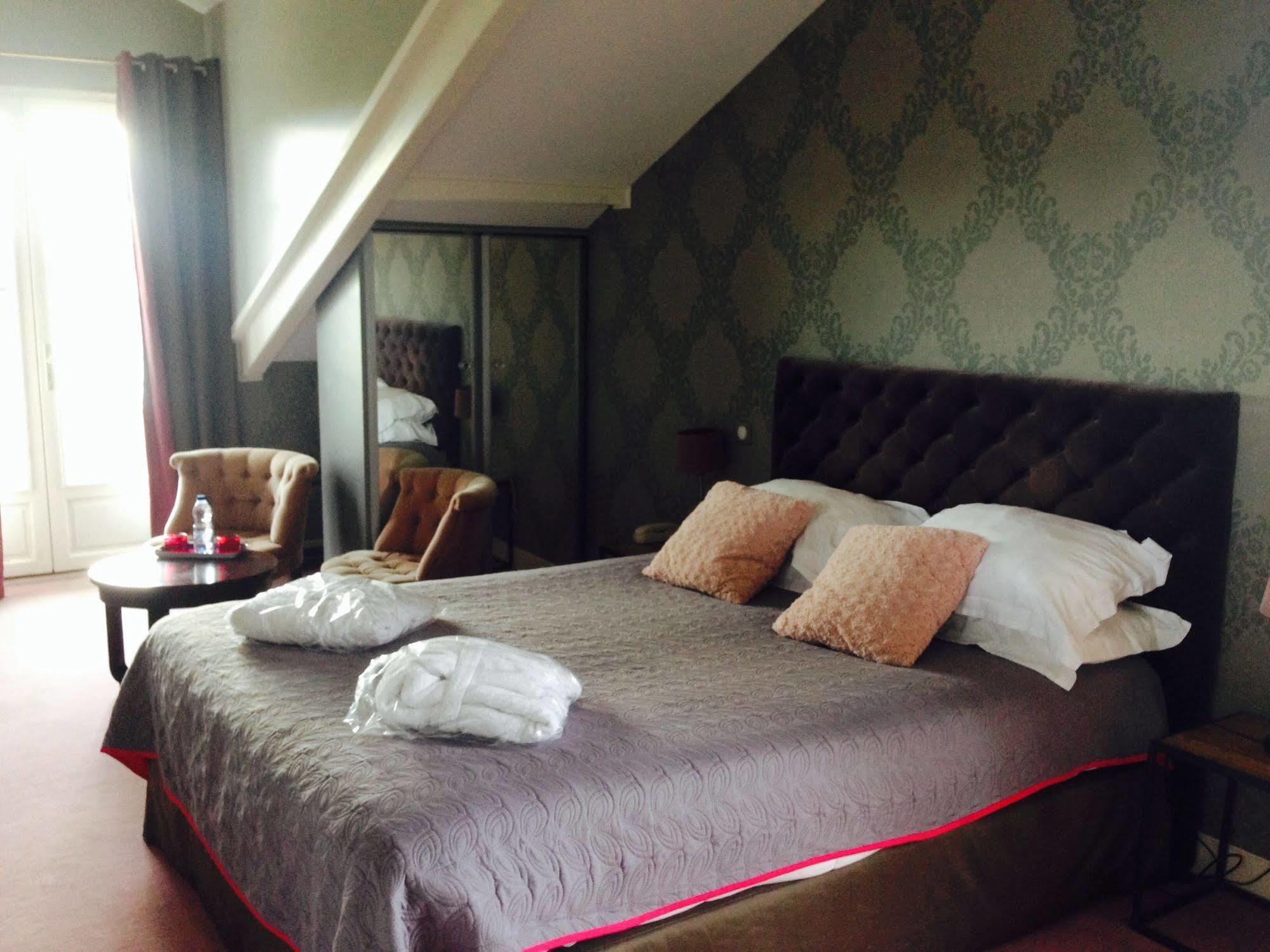 Hotel La Villa Saint-Pierre-d'Irube Luaran gambar