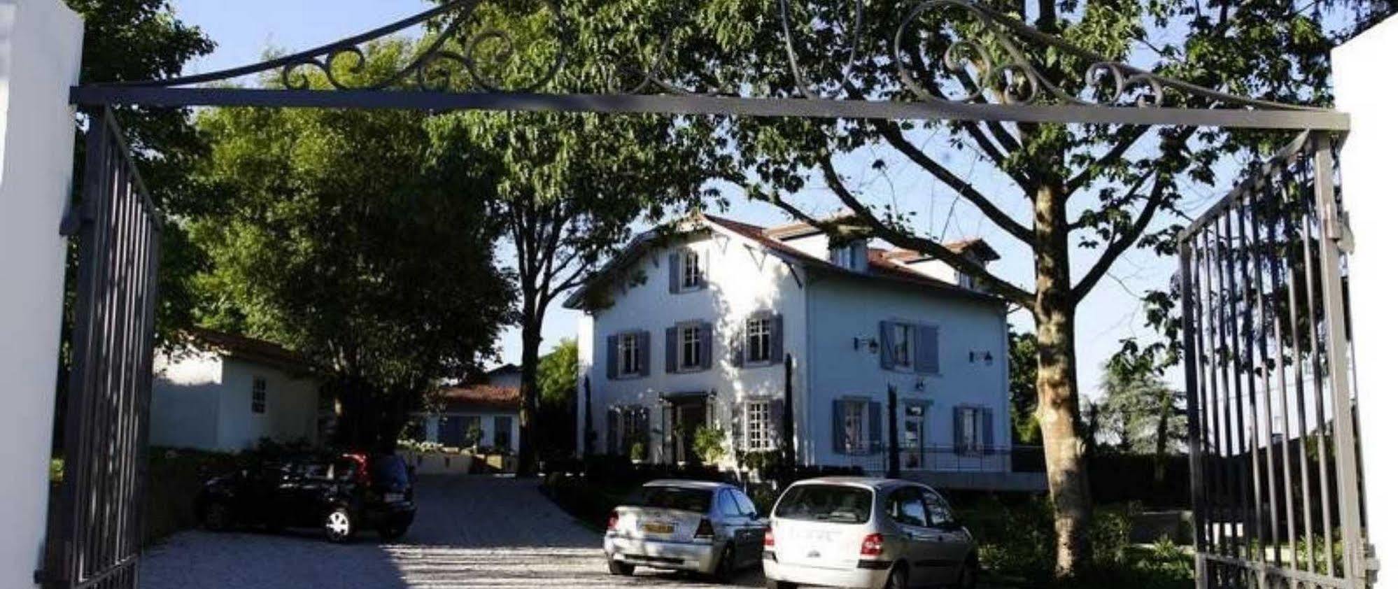 Hotel La Villa Saint-Pierre-d'Irube Luaran gambar