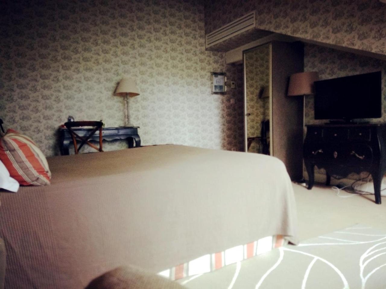 Hotel La Villa Saint-Pierre-d'Irube Luaran gambar